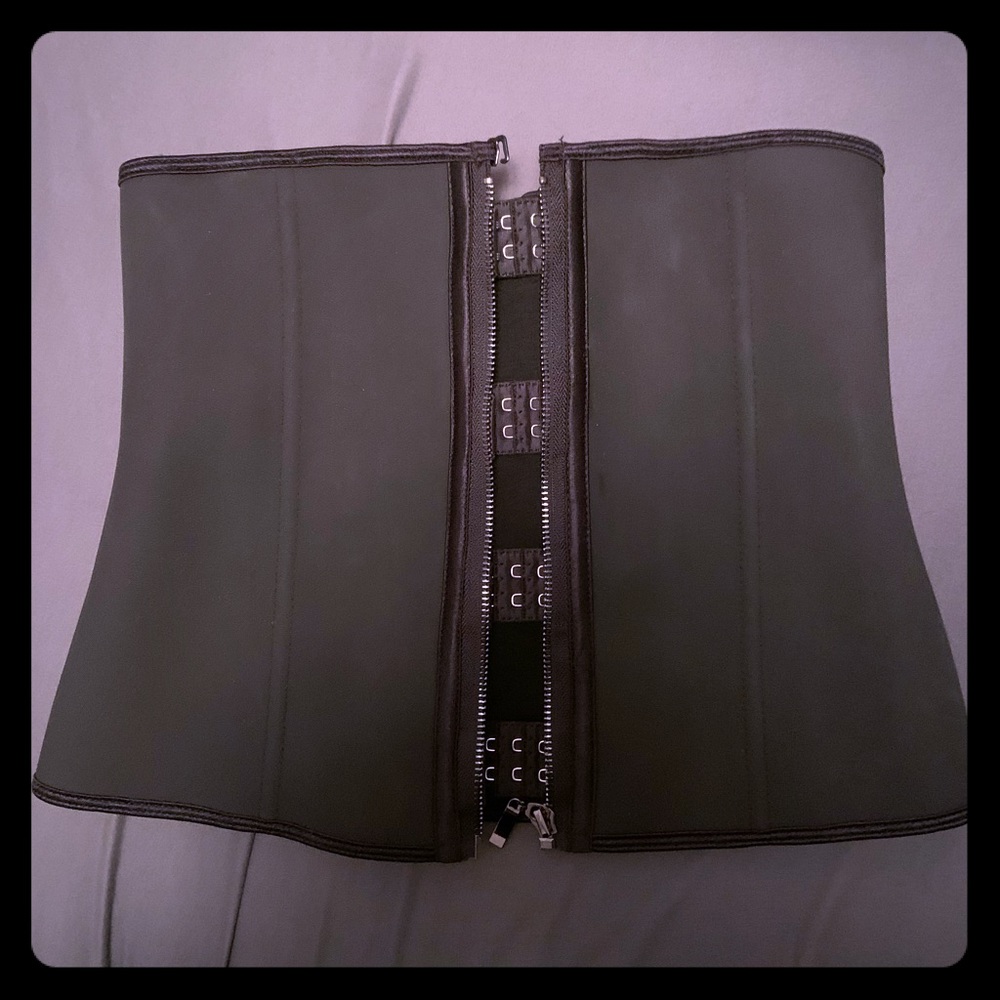 Waist trainer